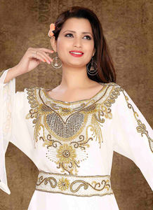 Caftans islamiques en georgette blanche brodée - Product Image 2