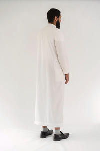 Thobe pour hommes de haute qualité Vêtements islamiques en coton Jubbah Thobe Tradition pour hommes avec notre Collection Thobe Premium - Product Image 3