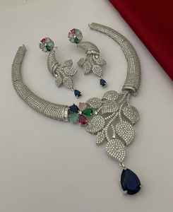 Ensemble de colliers CZ pour femmes, design unique et tendance, parfait pour les soirées, s'accorde avec les tenues ethniques et modernes, qualité supérieure - Product Image 1