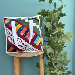 Bolso de mano acolchado de algodón de alta calidad, diseño de retales hecho a mano para uso diario, viajes, playa, compras de comestibles, gran idea de regalo - Product Image 1