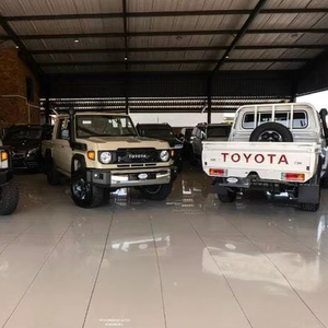 Toyota LandCruisers Pickup 4x4 d'occasion 2020 à vendre-Toyotas LandCruisers 70 Series d'occasion Saint-Vincent-et-les Grenadines - Product Image 4