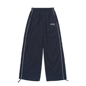 Pantalon de survêtement homme personnalisé avec logo, coupe décontractée, long, évasé, en nylon coupe-vent pour homme - Product Image 3