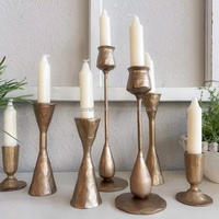 Portavelas Cónicos de Hierro Forjado a Mano, Acabado en Latón Antiguo -Candelabro-Decoración para el Hogar, Candelabro para Fiestas