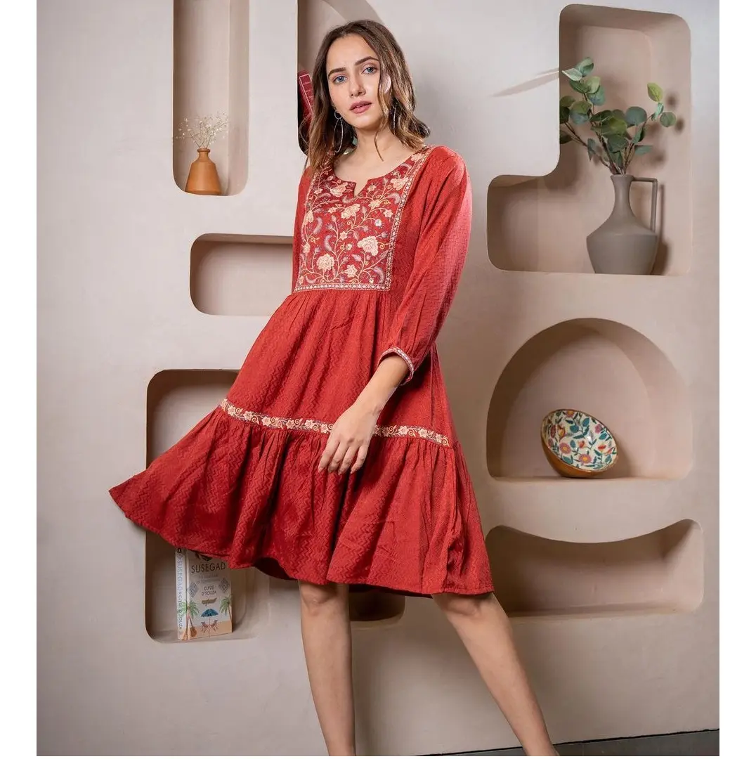 भारतीय महिलाओं के टॉप ट्यूनिक एथनिक पारंपरिक ड्रेस जयपुर प्रिंटेड कॉटन रनिंग हैंड एम्ब्रायडरी प्रिंटेड महिलाओं की ड्रेस