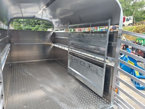 Remolque para Ganado de Fábrica al por Mayor 12x6 Nugent 1001-2000 kg Caja de Carga/Remolque para Ganado con Rieles K Disponible para Venta - Product Image 5