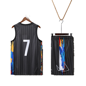 Maillot de basket-ball classique à col en V avec col côtelé Patch d'équipe imprimé par sublimation personnalisé ensemble d'été de taille XS sur mesure - Product Image 1