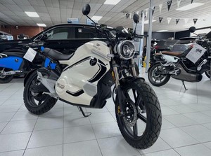 Nouvelle moto électrique Vmoto TC Wanderer Pro-Vitesse maximale <40 km/h Option de livraison porte à porte disponible! Garantie de 2 ans! - Product Image 3