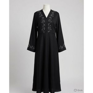 Elegante Abaya Negra de Chifón con Bordado de Hojas - Product Image 1