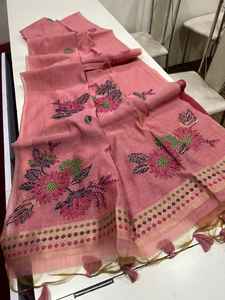 Sari de cuerpo entero con motivos florales étnicos de algodón de primera calidad con borlas elegantes y blusa de contraste lista para fiestas - Product Image 3