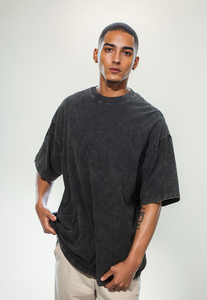 เสื้อคอตตอนสำหรับผู้ชายผ้าบาติกโพลีเอสเตอร์แบบปรับแต่งได้สำหรับผู้ใหญ่มีโลโก้แบบย้อนยุคของ Gorlams - Product Image 6