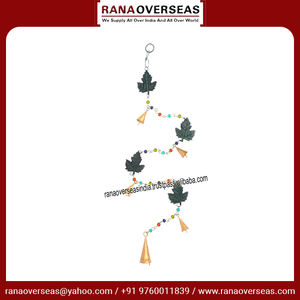 Carillons éoliens suspendus en métal à quatre feuilles avec cloches et perles pour décorations intérieures et extérieures. - Product Image 6