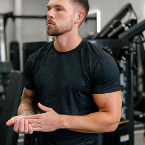 เสื้อยืดรัดรูปสำหรับผู้ชายเสื้อออกกำลังกายผ้าฝ้าย100% ลายพรางชุดออกกำลังกายเล่นกีฬาแห้งเร็วระบายอากาศได้ดีเลือกโลโก้ได้ตามต้องการ - Product Image 5