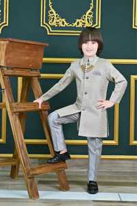 Elegante Sherwani para Niños, Traje Tradicional Pakistaní e Indio para Bodas y Fiestas, con Diseño Étnico Clásico de Seda - Product Image 3