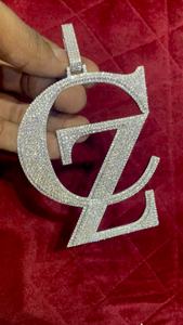 Énorme pendentif en diamant initial de finition brillante de style élégant avec des bijoux glacés de style Hip Hop pour un cadeau de fête de bureau et une utilisation ciblée - Product Image 2