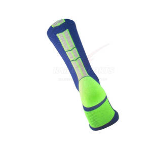 Calcetines deportivos de tobillo alto de alta calidad para hombre, diseño de punto cómodo de ajuste regular, logotipo serigrafiado para deportes de invierno, directo - Product Image 5