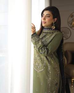 Vente en gros pakistanaise élégante dame Salwar Kameez magnifique robe de soirée prête à l'emploi en viscose et soie pour la fête formelle 2133 - Product Image 4