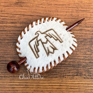 ที่หนีบผมหนังแท้100% สลักด้วยเลเซอร์พร้อมสไลด์ไม้อุปกรณ์เสริมดีไซเนอร์หรูสำหรับผู้หญิง - Product Image 1