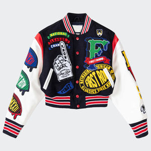 Veste universitaire en cuir brodée en chenille personnalisée OEM pour femmes, vente en gros de vestes universitaires en cuir courtes - Product Image 1