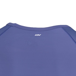 Haut d'entraînement col en V léger et respirant à séchage rapide pour femmes personnalisé couche de base de yoga à manches courtes spandex/nylon maigre - Product Image 5