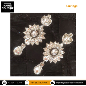 Boucles d'oreilles en cristal de tournesol brodées à la main avec broche et vis pour vêtements de mariage/de mariée - Product Image 2