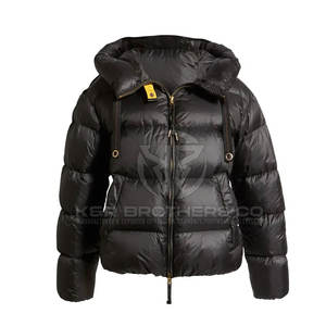 Veste matelassée élégante pour femmes Vêtements d'extérieur chauds pour l'hiver Veste matelassée légère Veste matelassée pour femmes de haute qualité Veste matelassée pour femmes - Product Image 1