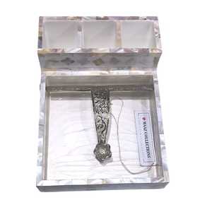 Porte-serviettes en bois et en résine de qualité supérieure avec porte-couverts pour les paramètres de table élégants pour les salles à manger à vendre - Product Image 2