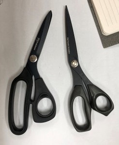 Ciseaux de couture professionnels antiques de 8.5 pouces en acier inoxydable avec poignée souple pour la couture de coupes de précision fabriquées à Taiwan - Product Image 6