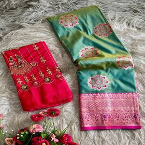 Sari de Seda Banarasi Premium VASTRA COTTAGE con Pallu Rico, Borde de Diseño en Contraste, Incluye Blusa con Bordado Aari - Product Image 2