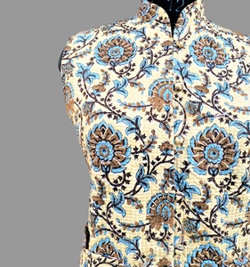 Veste d'hiver matelassée unisexe en gros manteau pour femmes avec rembourrage en coton manteau court indien fait à la main design réversible - Product Image 5