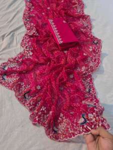 Georgette tradicional indio con estampado Bandhej y trabajo de bordado Sari Fabricante y proveedor de Surat - Product Image 2