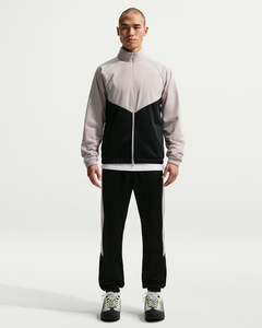 Latest Design High Quality Nylon Hooded Solid Casual <b>Jogging</b> Regular Fit Men Gym Running Tracksuit Set Men - Product Image 1