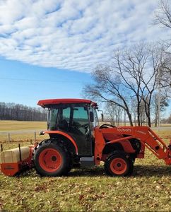 Tracteur compact Kubota L5040 52HP 4WD avec boîte de vitesses de navette, immatriculé sur route, basses heures. - Product Image 1