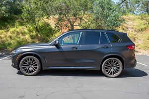 BMW X5 2022 d'occasion en excellent état, édition Black Vermillion 1 sur 350, très bien équipée - Product Image 2