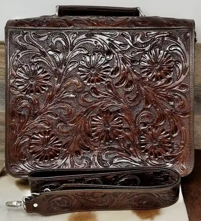 สีน้ำตาลเข้ม