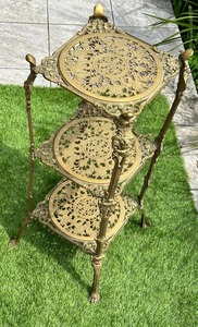 Mesa auxiliar de latón versátil de fabricación india para un acento funcional y elegante para el hogar disponible a precio de fábrica de La India - Product Image 3