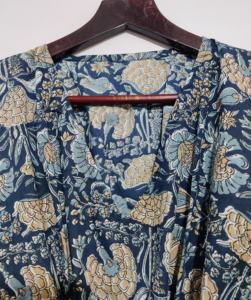 Caftan en coton léger à la mode pour femmes Robe de plage et de nuit courte à imprimé floral fait à la main avec taille naturelle - Product Image 4