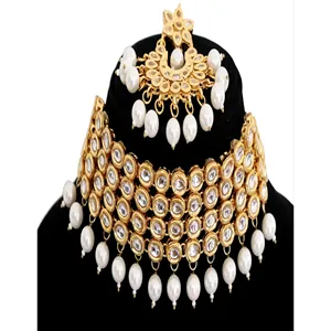 Ensemble de bijoux fins en Kundan blanc avec boucles d'oreilles et Maang Tikka, plaqué or, perles et diamants, en or rose, pour mariage ou fête - Product Image 2