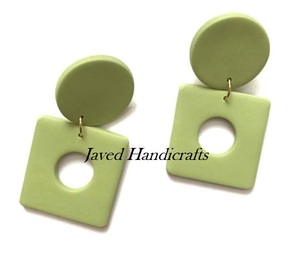 Pendientes de resina hechos a mano para mujeres y niñas joyería de moda de boda de estilo indio clásico con perlas de Javed Handicraft - Product Image 3