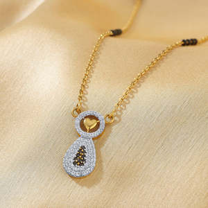 Collier torsadé en or orné d'un cœur Mangalsutra - Product Image 1