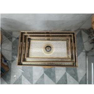 Plateau de service en bois poli à finition élégante avec bords surélevés pour hôtel, restaurant et usage domestique, plateau de service de style classique - Product Image 1