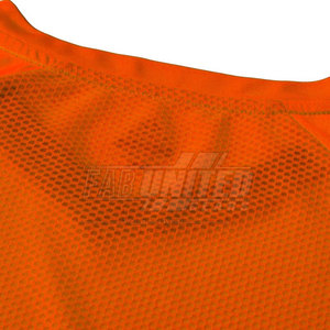 Ensemble d'uniformes de sport d'équipe avec maillot et short de football respirant à séchage rapide personnalisable - Product Image 3
