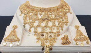Venta caliente Femmes Dubai 24KT chapado en oro 5GRM conjunto de joyería de mujer placa anillo relleno de oro pendiente venta directa de fábrica Vente nuevo - Product Image 3