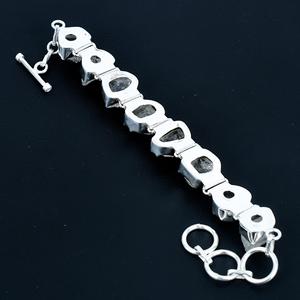 Bracelet artisanal en argent sterling 925 avec breloque de Noël, cristal de quartz et sertissage vintage - Product Image 2