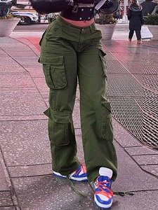 Pantalon de jogging cargo multi-poches au design personnalisé Pantalon léger et élégant pour femme Pantalon cargo à séchage rapide de qualité supérieure pour femmes - Product Image 6