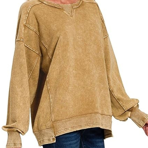 Sweat-shirt personnalisé vintage pour femme en coton/polyester polaire uni de haute qualité, avec logo brodé effet délavé soleil, col rond vieilli et fini acide - Product Image 4