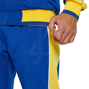 Ensemble de survêtement tendance pour homme avec un design élégant, une matière douce et respirante, parfait pour une utilisation décontractée - Product Image 6