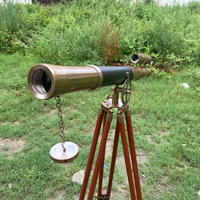 Télescope rétro en laiton avec trépied en bois et cuir, style nautique steampunk, décoration astronomique pour la maison, cadeau personnalisé parfait