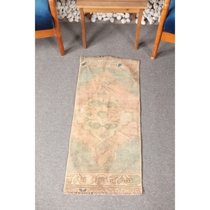 Tapis turc vintage 1,4x3,3 pieds, petit tapis, beige KLM géométrique avec éléments floraux - Product Image 1