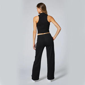 Joggers évasés d'hiver pour femmes avec logo personnalisé et design de style streetwear avec prix d'échantillons gratuits à l'avant plat - Product Image 2