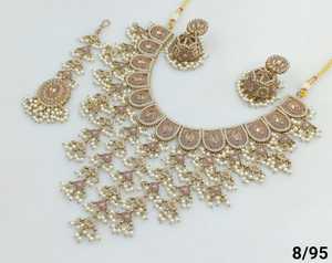 Collier ras du cou indien fantaisie plaqué or traditionnel Motipearl et goutte Kundan clouté Jumkha boucle d'oreille Mangtika Set ensemble de bijoux fille - Product Image 3